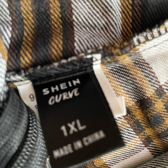 SHEIN Plaid Skirt - Picture 4 of 5